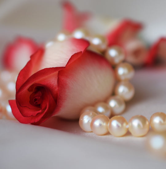 Wedding Jewelry: Tips and Tricks for Finding the Perfect Pair of Modern Bridal Earrings