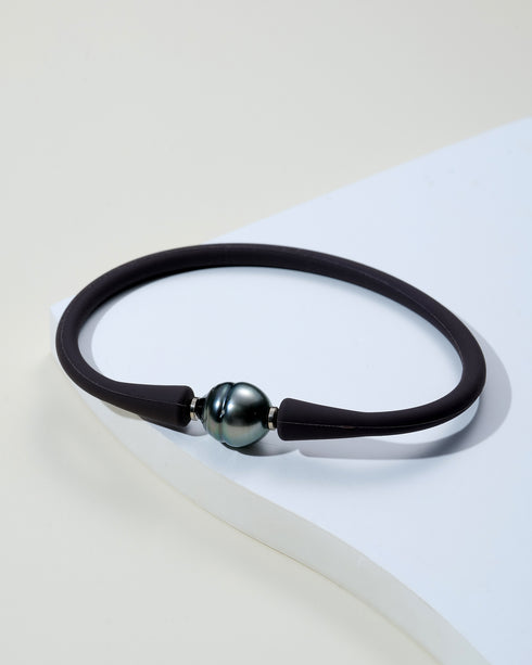 Bracelet 10–11mm Tahitian baroque pearl on a black rubber band, House Of Pearls FT