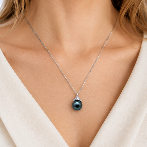 Necklace: 11–12mm Tahitian South Sea Pearl Snow Queen pendant on silver chain, House Of Pearls XM