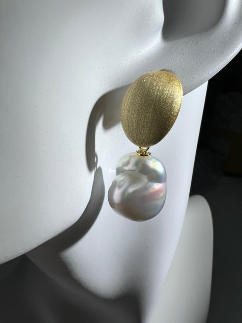 13-14mm White South Sea Baroque Pearl Brushed Gold Oval Drop Earrings