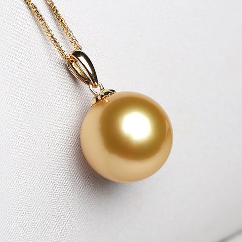 Classic Solitaire Golden South Sea Pearl 18K Gold Pendant Necklace
