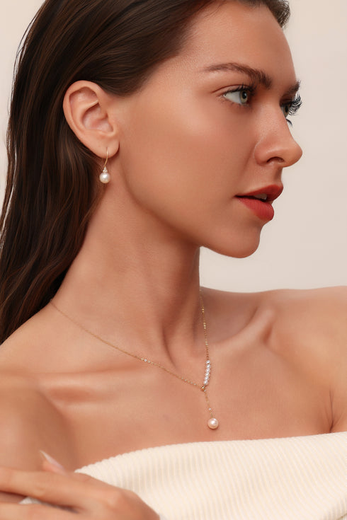 5-6mm white Akoya pearl pendant Y necklace in 18K gold, elegant fine jewelry