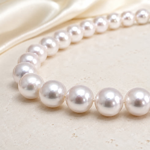 Pearl necklace, white 8.5–9.0mm Japanese Akoya Hanadama pearls, GRC certified, House Of Pearls