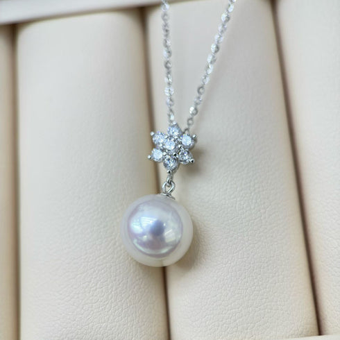 11-12mm Freshwater Pearl Snowflake Pendant Necklace