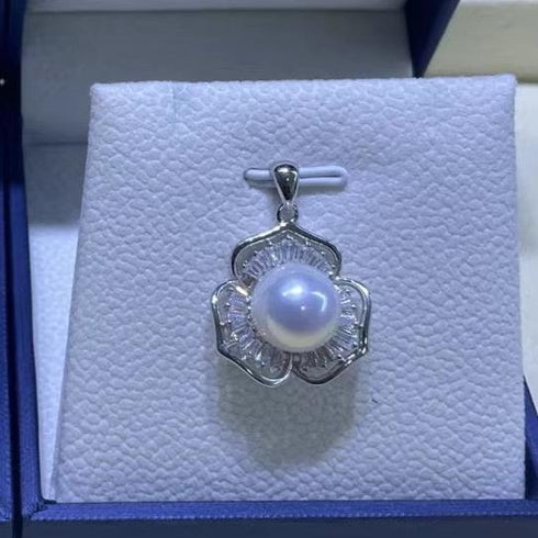 10-11mm Edison Pearl Floral Pendant Necklace - House Of Pearls