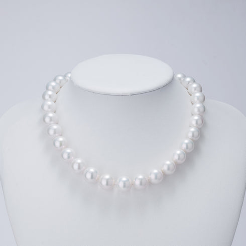 Graduated White Freshwater Pearl Necklace