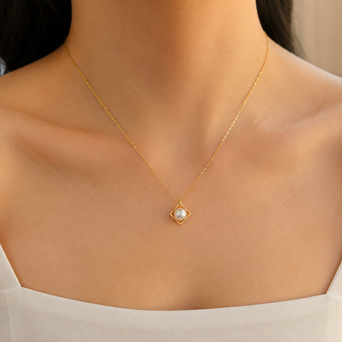 7-8mm Freshwater Sicily Pendant Necklace with a gold-tone chain and pearl pendant.