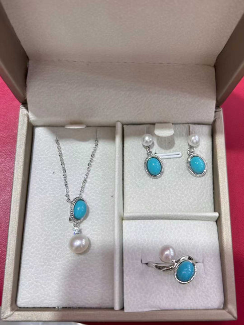 Turquoise Pearl Classic Set - Sets made with hand-selected pearls from House of Pearls