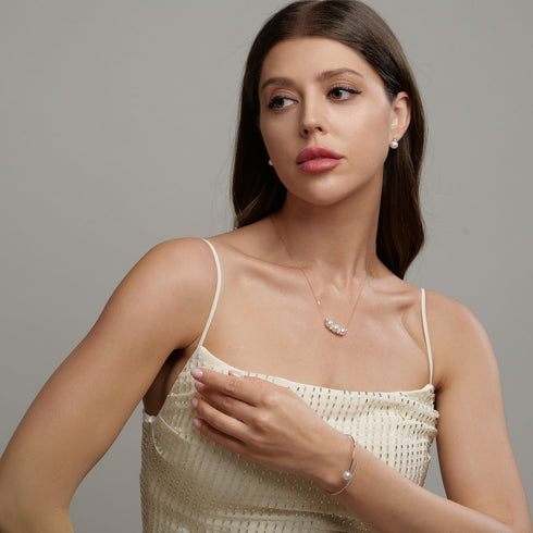 Necklace with 7-9mm Akoya pearl cubic zirconia pendant on a delicate 18K gold chain