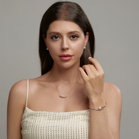 Necklace with 7–9mm Akoya pearl cubic zirconia pendant on 18K gold