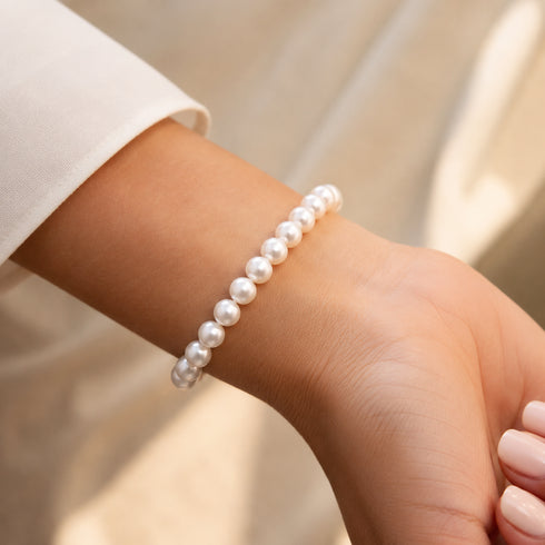 Pearl bracelet, 8–9mm white freshwater pearls, AAAA quality on the wrist