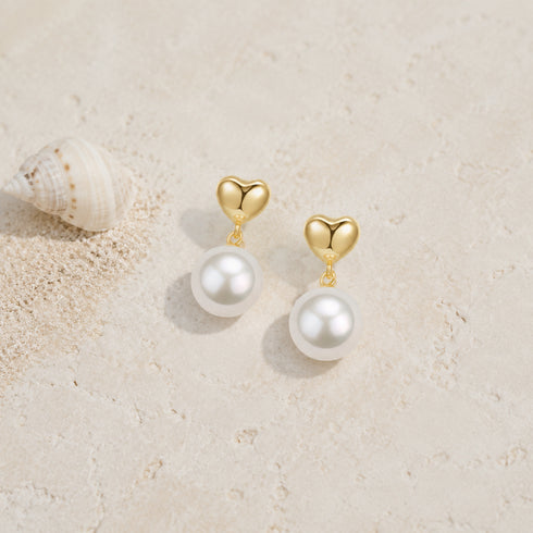 Earrings, gold-tone heart stud with 10–11mm white freshwater pearl drops