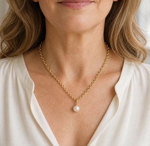 10-11mm Freshwater Pearl & Lorna Pendant