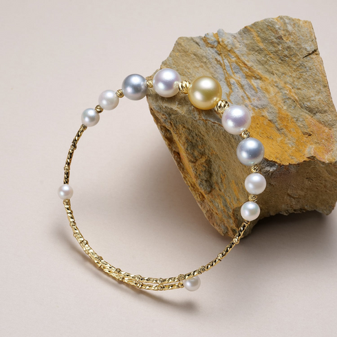 Bracelet Smile Golden South Sea & Akoya Pearl Bangle with gold-tone textured band and multicolored pearls