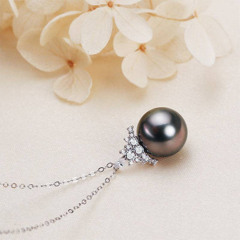 10-11mm Tahitian Pearl & Queen Pendant Necklace - Necklaces made with hand-selected pearls from House of Pearls