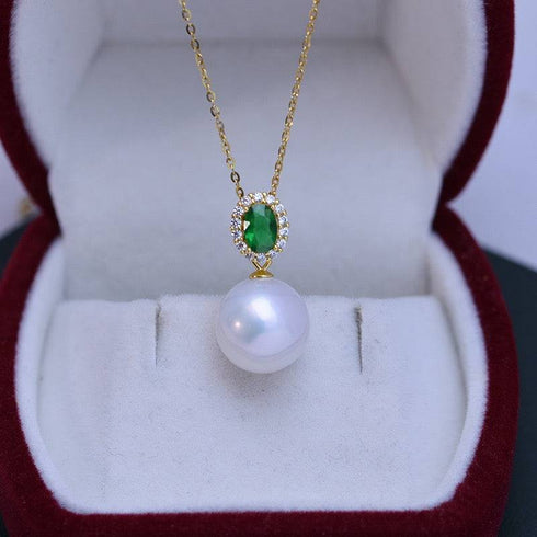 Necklace: 11-12mm freshwater pearl with green gem halo pendant on gold chain