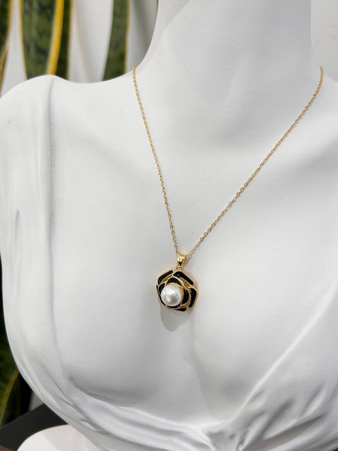 Black Camellia Pearl Jewelry Set - House Of Pearls