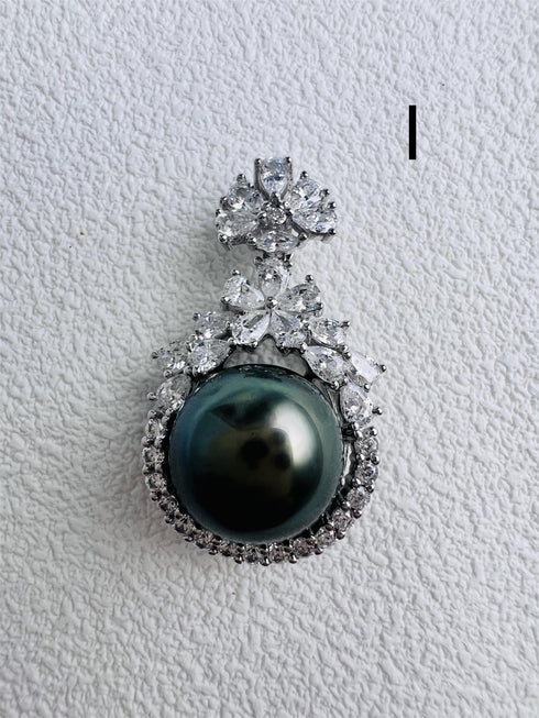Tahitian Pearl – One of a Kind - Pendant made with hand-selected pearls from House of Pearls