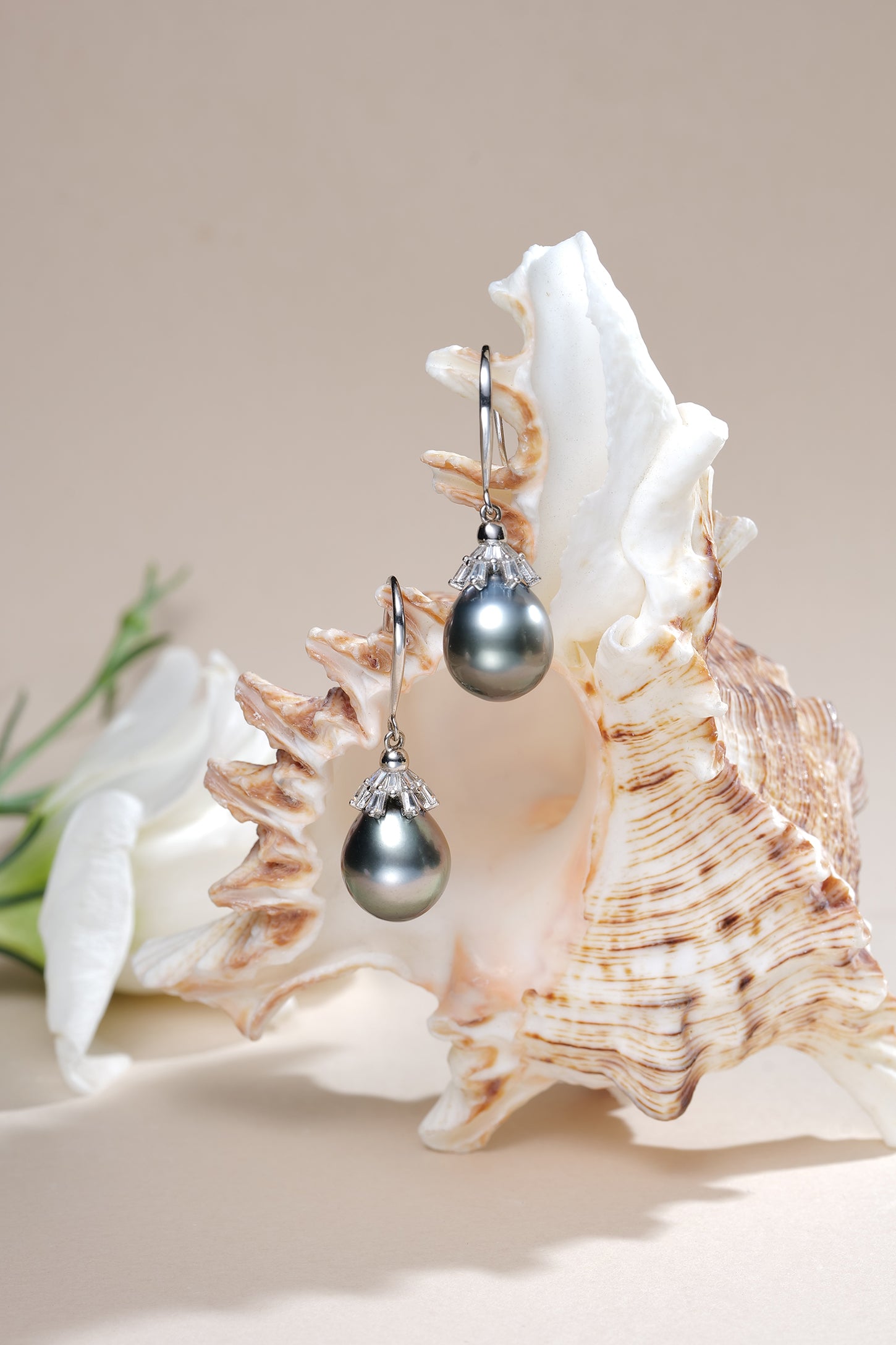 Tahitian South Sea Pearl Eclipse Earrings with dark gray pearls on silver-tone metal