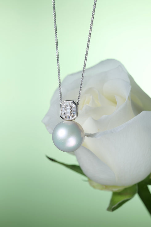 White freshwater pearl pendant necklace with decorative frame, featuring 12-13mm pearls from House Of Pearls - JX.