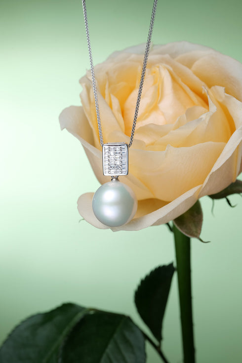 White freshwater pearl crystal grid pendant necklace featuring a 12-13mm pearl from House Of Pearls - JX.