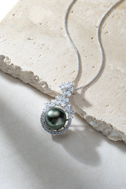 Necklace Tahitian black pearl pendant with diamond halo on silver chain